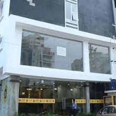 La Riviera Suites Madhapur Hyderabad Exterior photo
